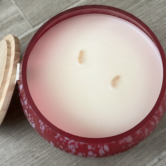 The Gather Candle by Anthropologie: Sweet Tonka & Vanilla - Picture 4 of 5